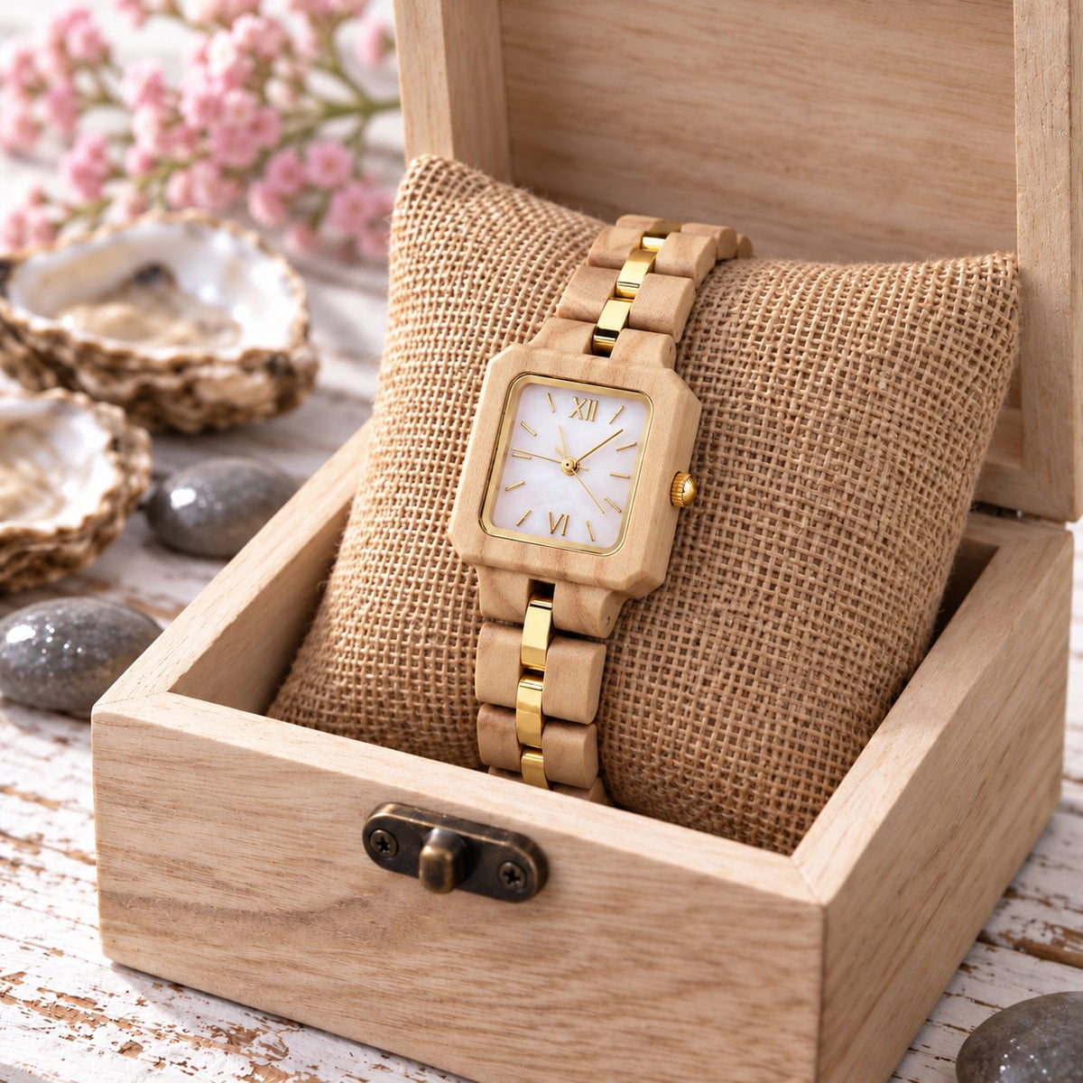 The Pink Pearl in its wooden Luminius watch box